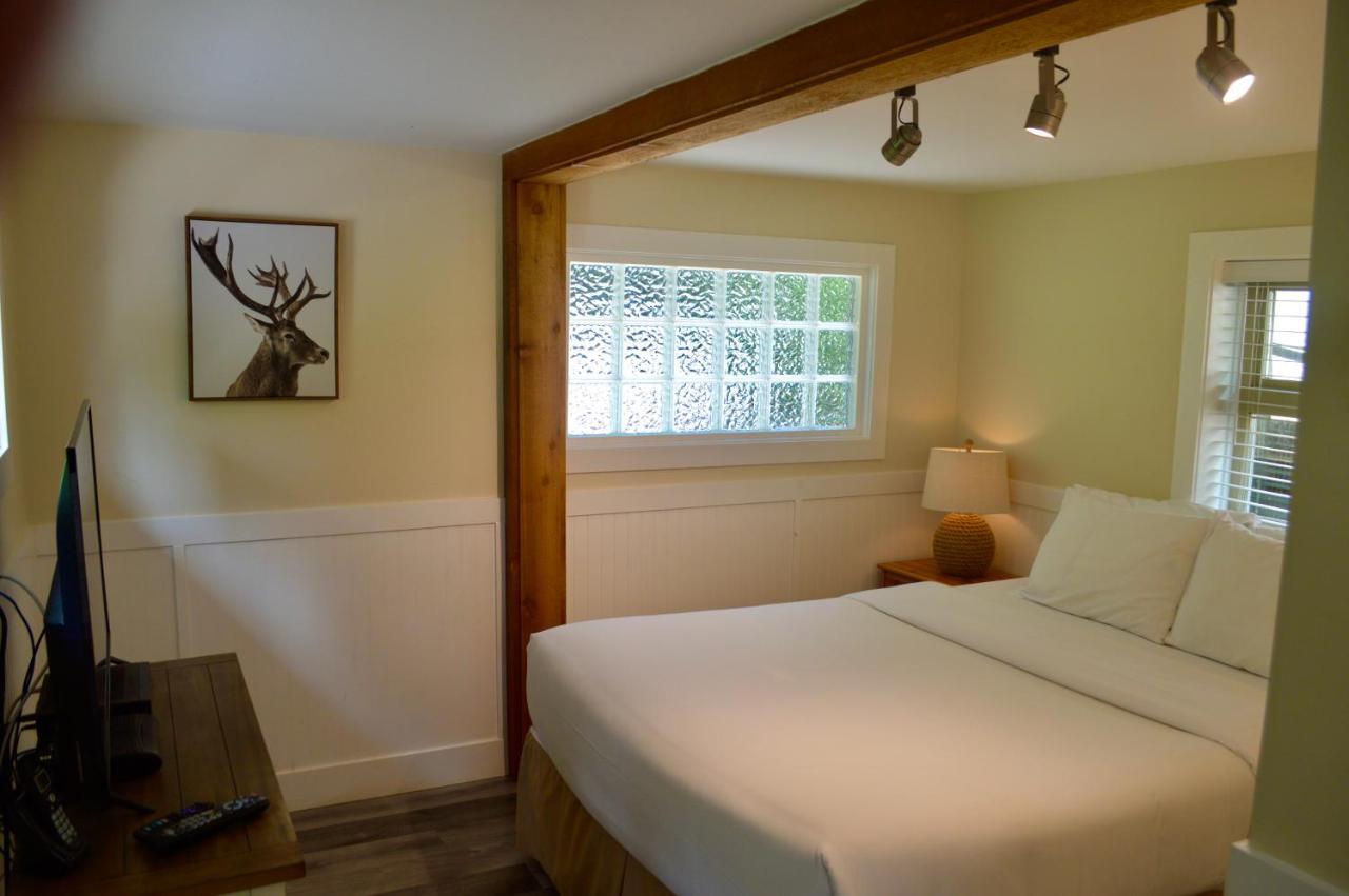 Wild Coast Wilderness Resort Port Renfrew Exterior photo