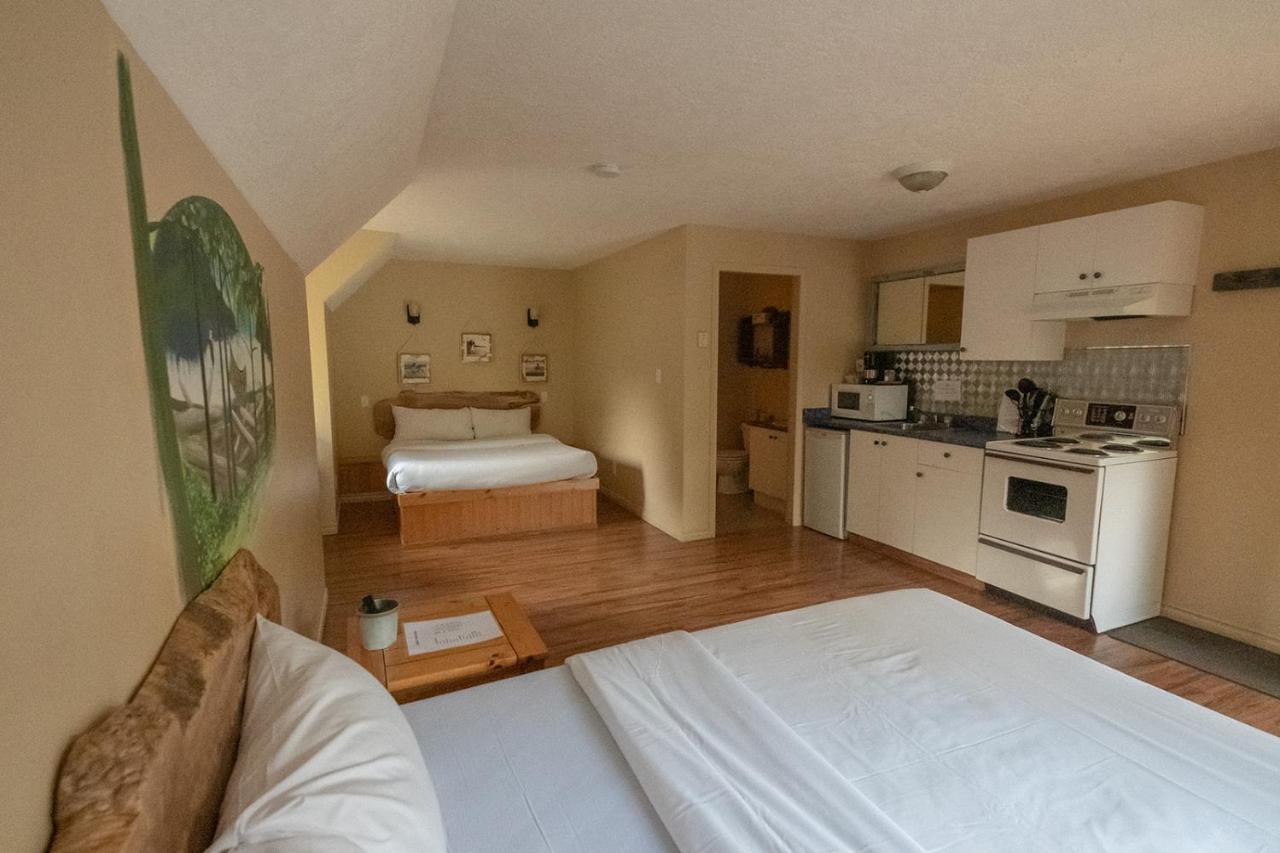 Wild Coast Wilderness Resort Port Renfrew Exterior photo