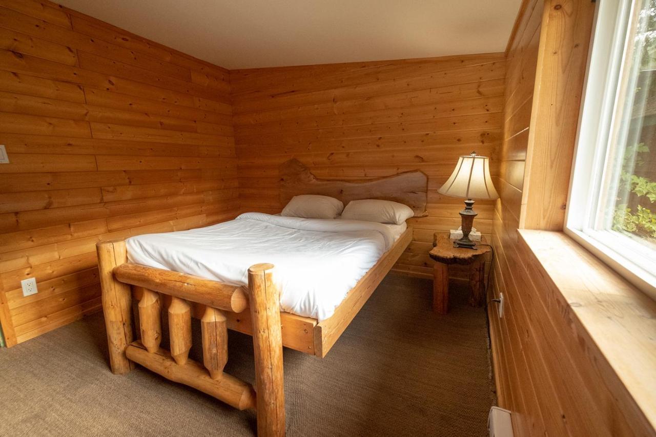 Wild Coast Wilderness Resort Port Renfrew Exterior photo