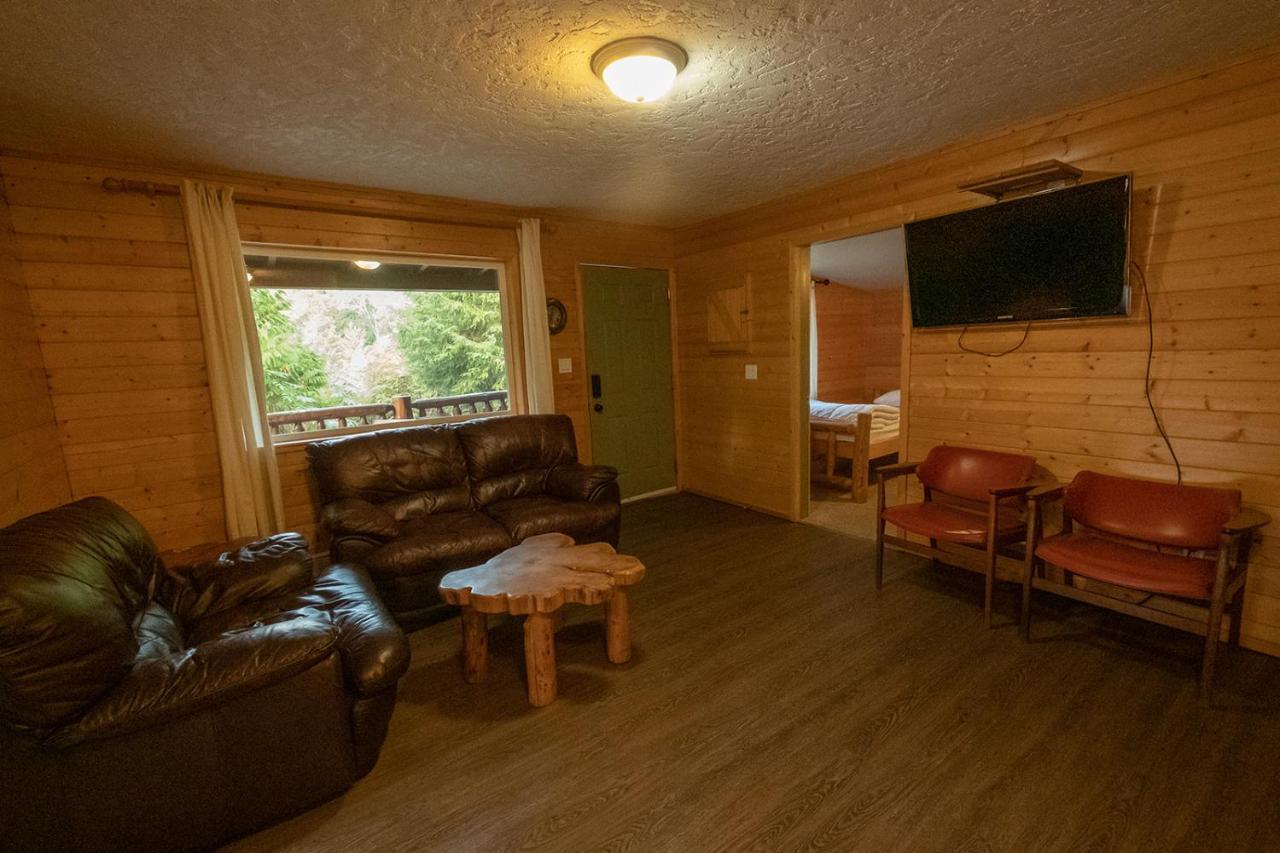 Wild Coast Wilderness Resort Port Renfrew Exterior photo