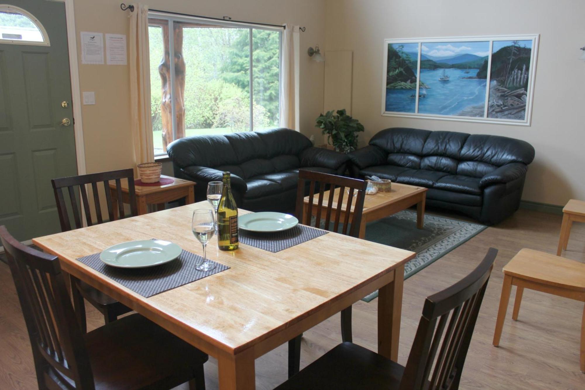 Wild Coast Wilderness Resort Port Renfrew Room photo